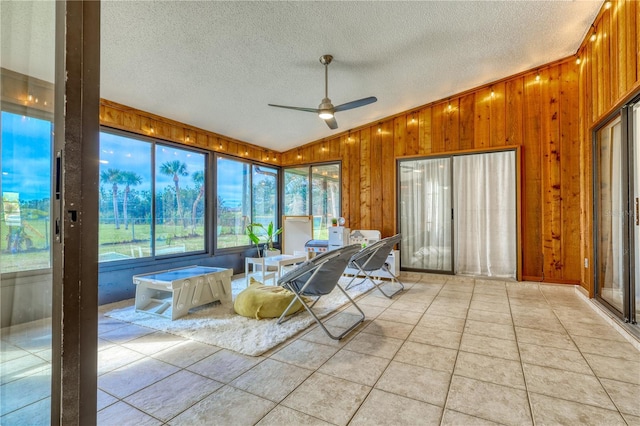 sunroom / solarium with ceiling fan