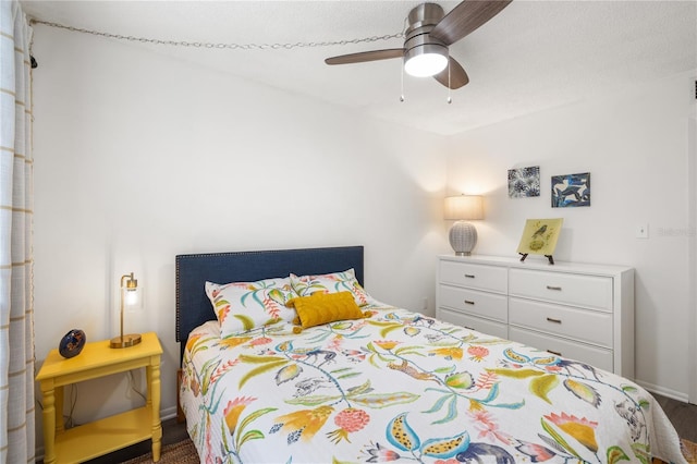 bedroom with ceiling fan