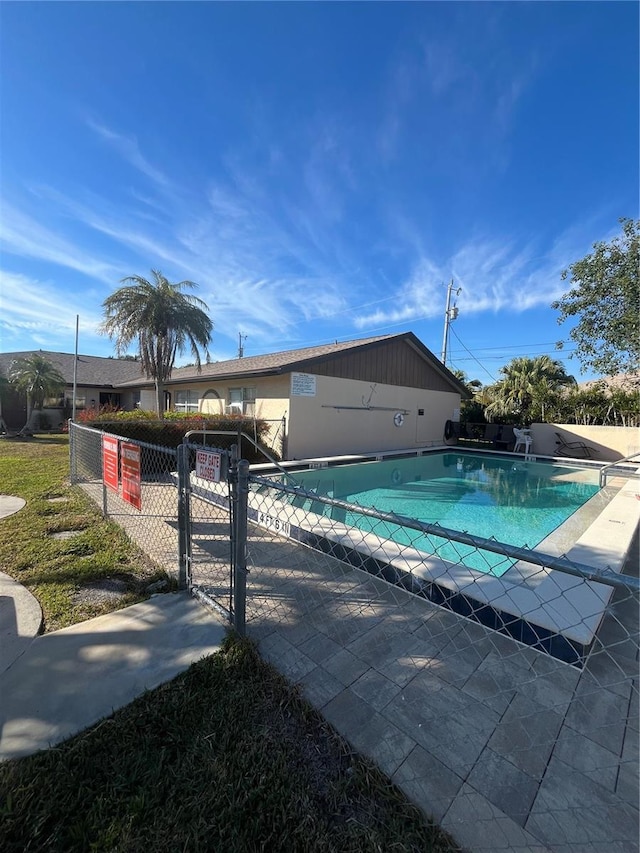 view of swimming pool