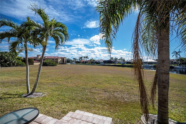 view of yard featuring a water view