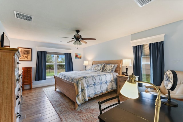 bedroom featuring ceiling fan