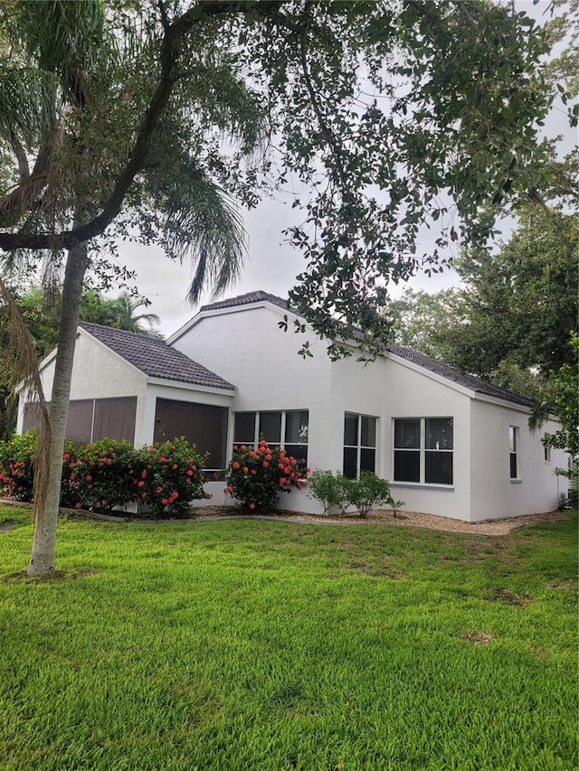 view of front of house with a front yard