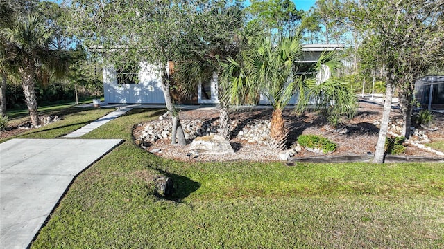 view of front of house with a front yard