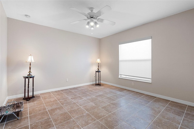 empty room with ceiling fan