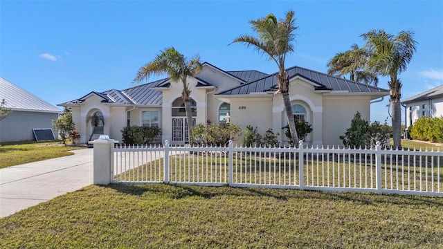 view of front of house with a front yard