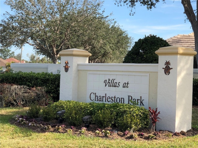 view of community / neighborhood sign