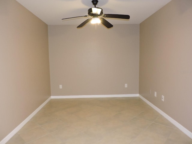 unfurnished room with ceiling fan