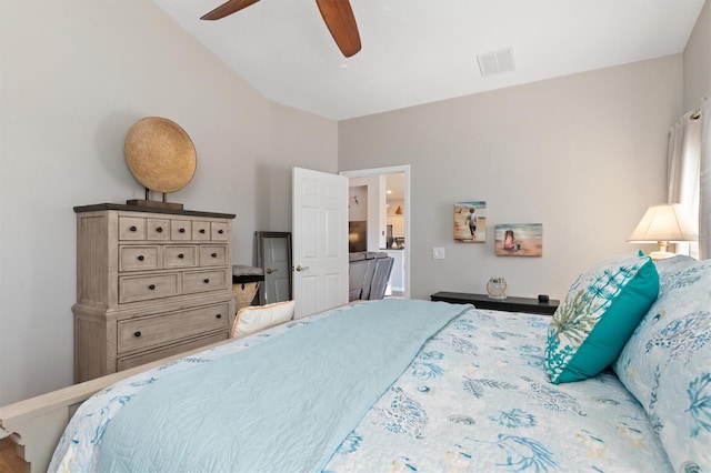 bedroom with ceiling fan