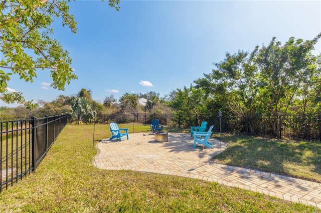 view of yard with a patio area