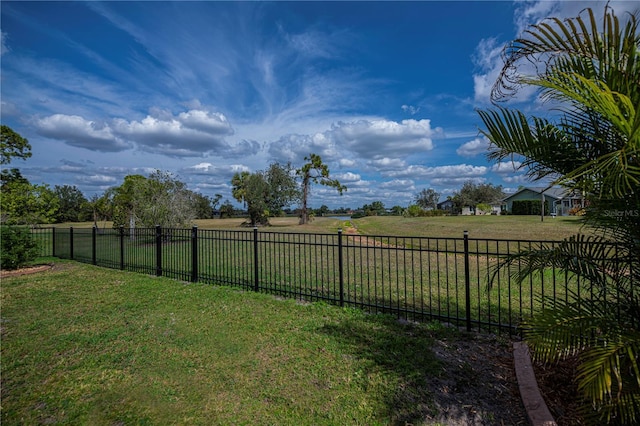 view of yard featuring a rural view