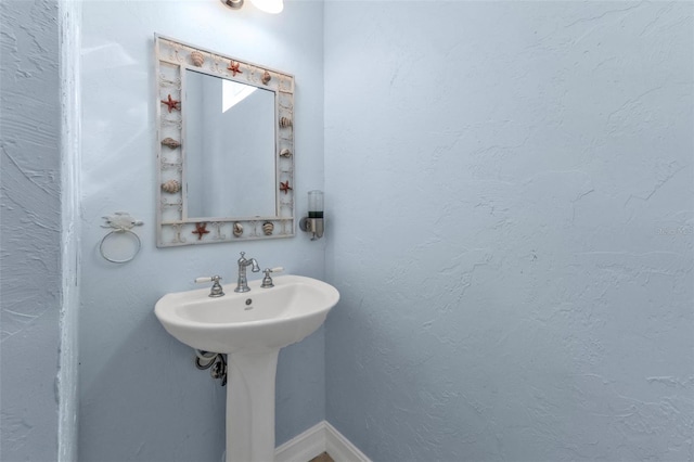 bathroom featuring sink