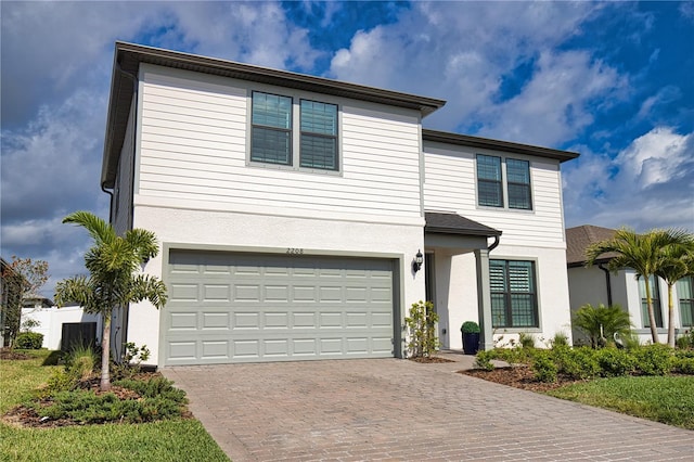 view of front property featuring a garage