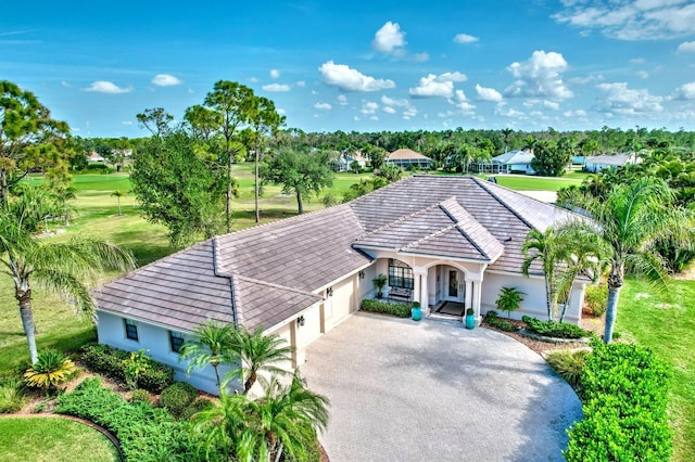 view of front facade featuring a garage