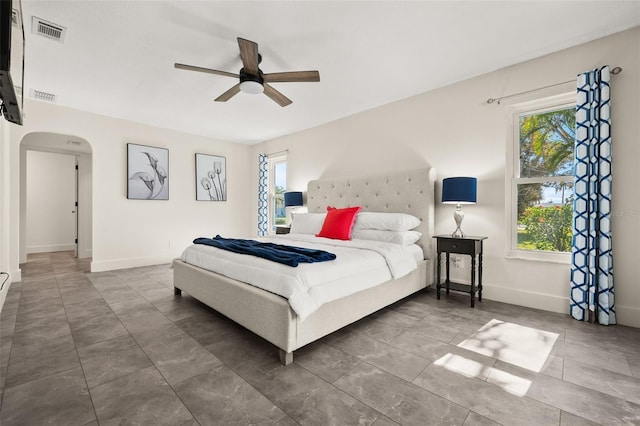 bedroom featuring ceiling fan