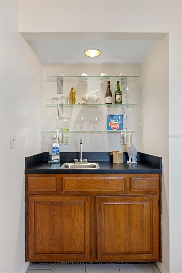 bar with sink