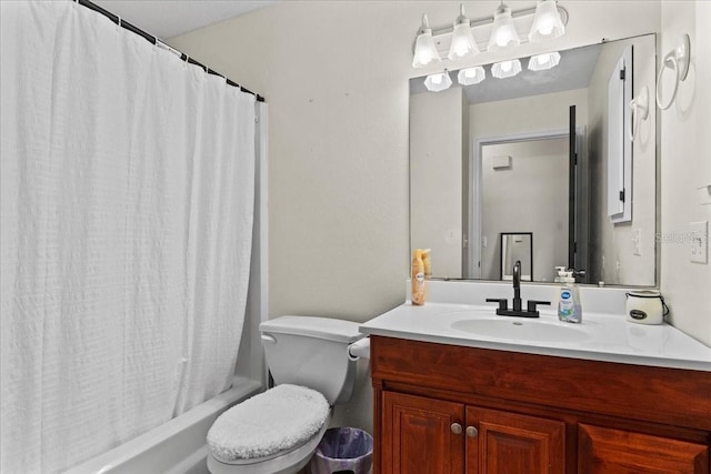 full bathroom featuring vanity, toilet, and shower / bath combo