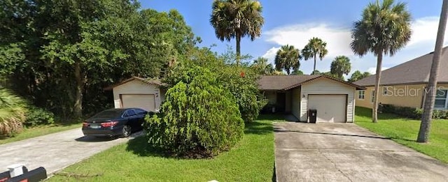 view of front of house with a front yard