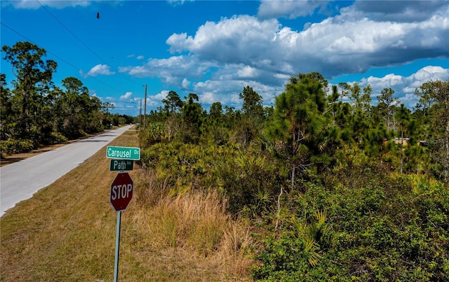 Listing photo 2 for 13524 Carousel Dr, Punta Gorda FL 33955