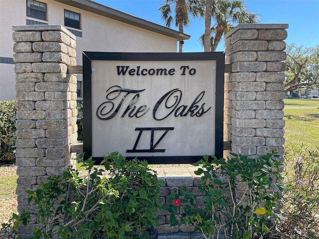 view of community / neighborhood sign