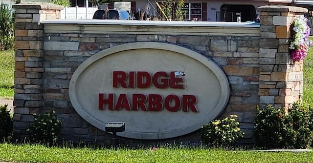 view of community / neighborhood sign