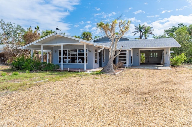 view of front of house with driveway and an attached garage