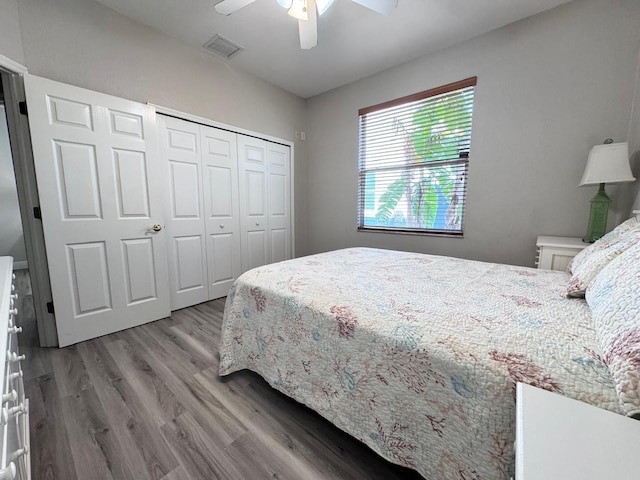 1859 Scarlett Ave, North Port, FL 34289 - bedroom with wood finished floors, a closet, and a ceiling fan