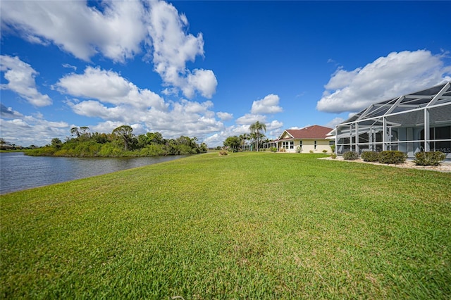 view of yard featuring a water view