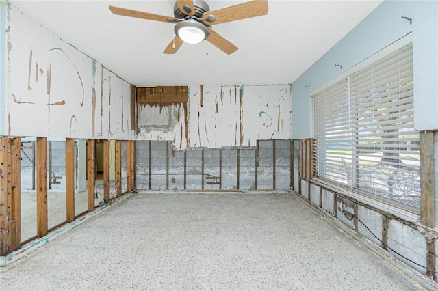 unfurnished room featuring ceiling fan