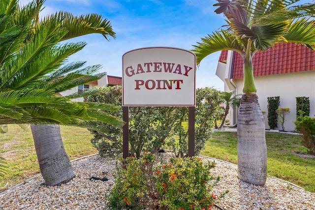 view of community / neighborhood sign