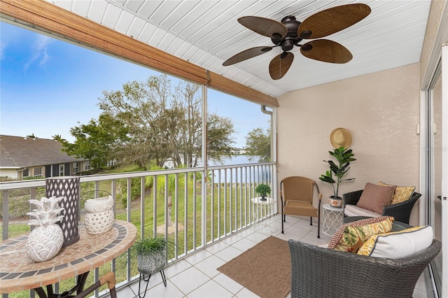 balcony featuring ceiling fan