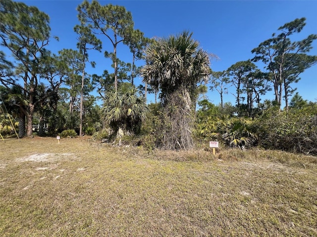 Listing photo 2 for 16717 Acapulco Rd, Punta Gorda FL 33955