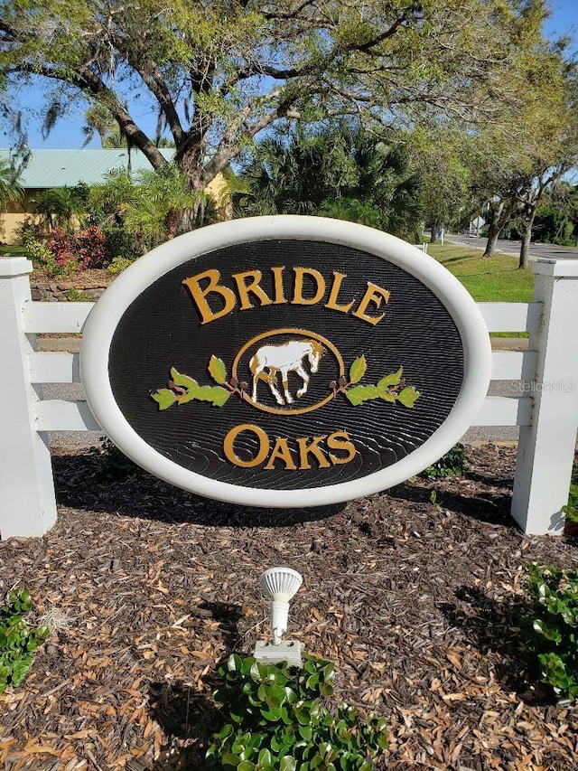 view of community / neighborhood sign