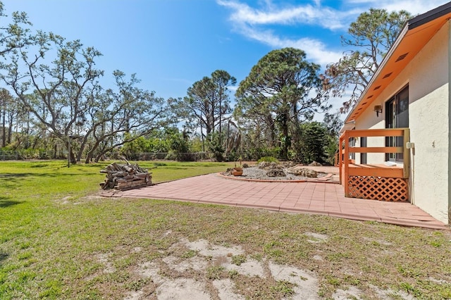 view of yard with a patio