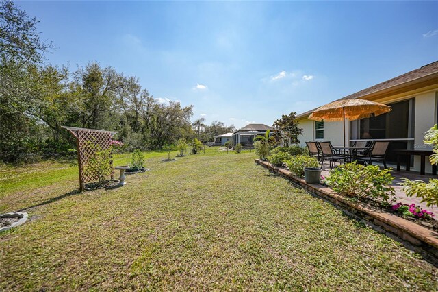 view of yard featuring a patio