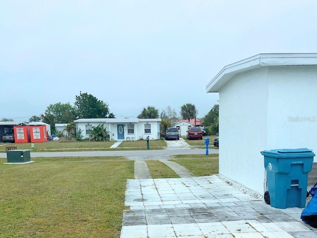 3116 Crestwood Dr, Port Charlotte, FL 33952 - view of grassy yard