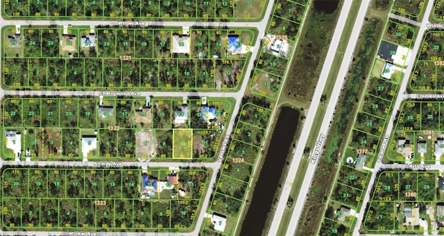 Listing photo 2 for 23332 Airway Ave, Punta Gorda FL 33980