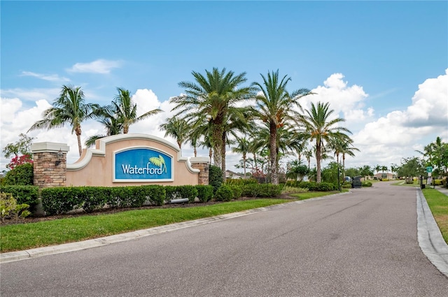 view of community / neighborhood sign