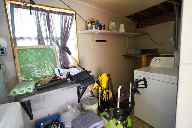 washroom with laundry area and washing machine and clothes dryer