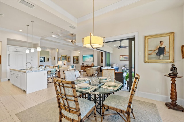 dining room featuring visible vents, recessed lighting, baseboards, and ceiling fan