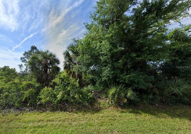 Listing photo 3 for 11217 Chalet Ave, Englewood FL 34224