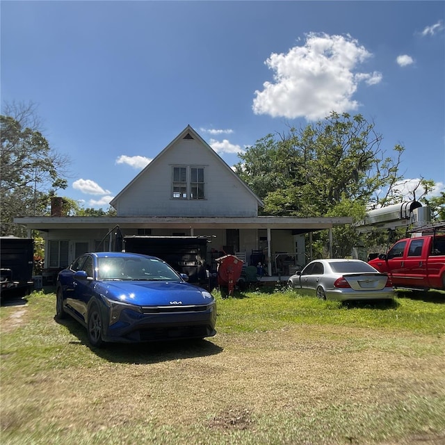 view of front of house with a front yard