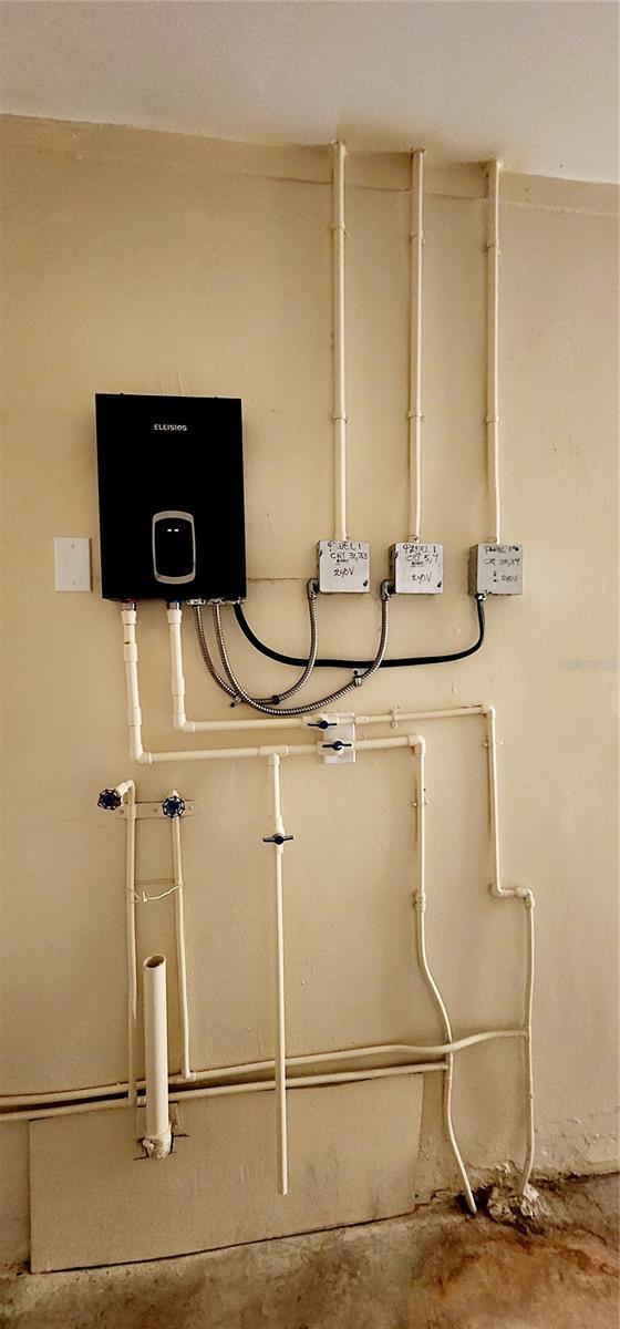 3372 Elkcam Blvd, Port Charlotte, FL 33952 - view of utility room