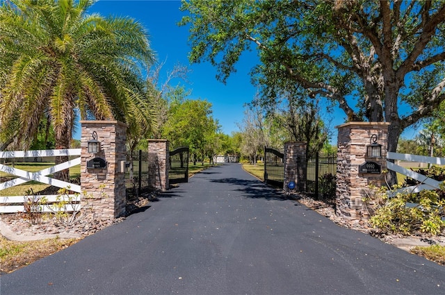 9990 SW Peace River St, Arcadia, FL 34269 - view of road featuring a gate