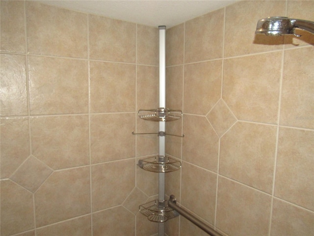 details featuring a tile shower