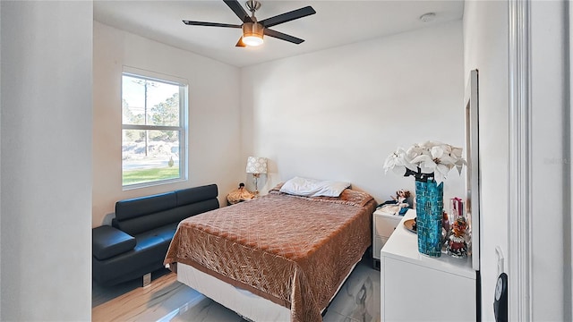 bedroom featuring ceiling fan