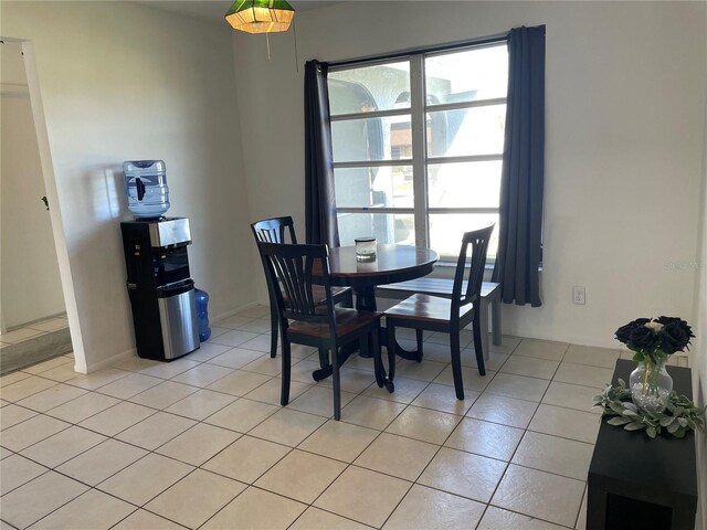 dining room featuring light tile patterned floors