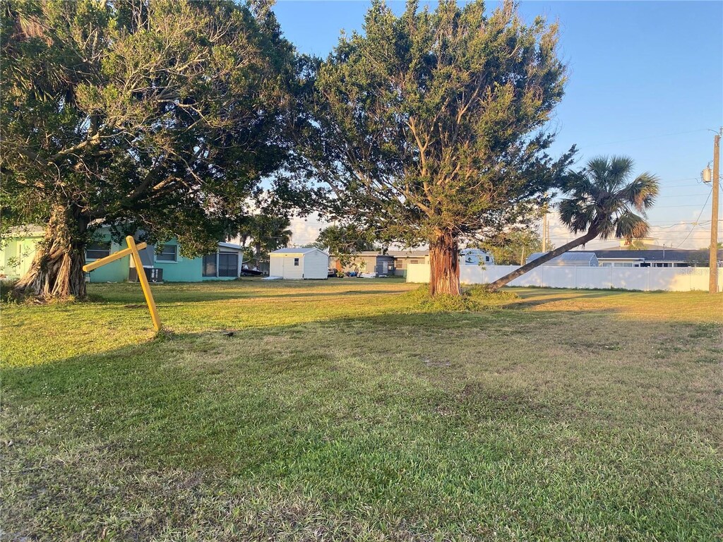 543 Azalea Dr NW, Port Charlotte, FL 33952 - photo 2