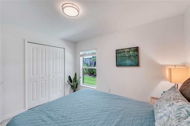 bedroom with a closet
