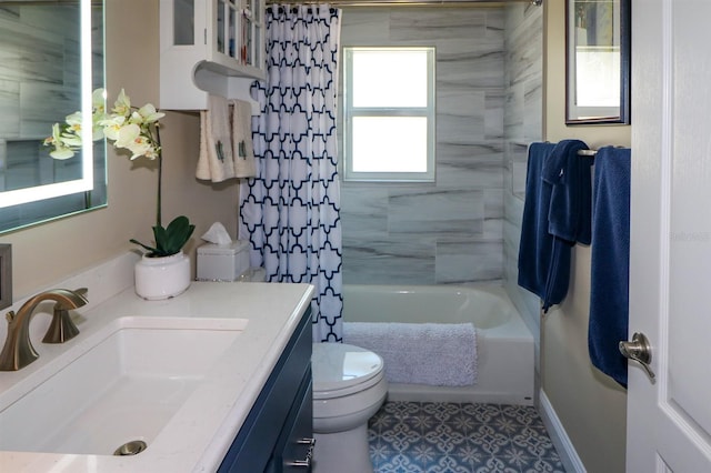full bathroom with baseboards, toilet, vanity, and shower / bath combination with curtain