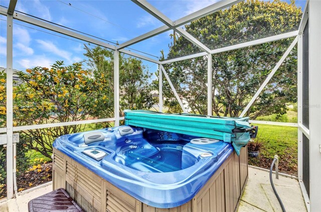 23104 Turnbull Ave, Port Charlotte, FL 33954 - sunroom featuring a hot tub